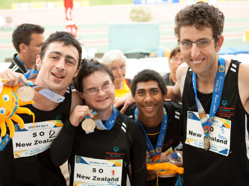 relay-team-gold_special-olympics