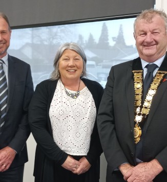 New Ashburton Mayor Liz McMillan (middle) with District Council Chief Executive Hamish Riach (left) and former Mayor Neil Brown