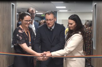 Cutting the ribbon 
