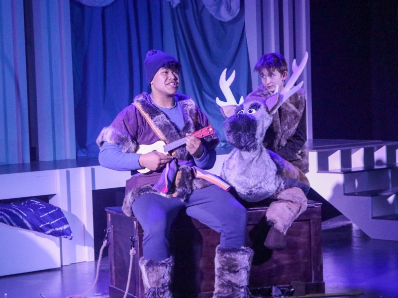 Sven and Kristoff Frozen show picture