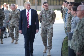 Trump visits MacDill Air Force Base 31942365573