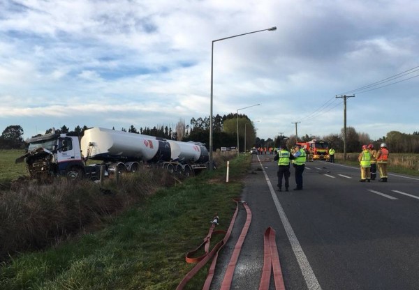 Crashed tanker truck closes Highway 3 in Yellowknife